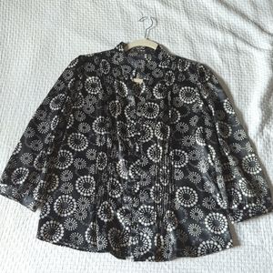 Black & White Buttoned Blouse with Pattern, Ruching & Cute Button Detail